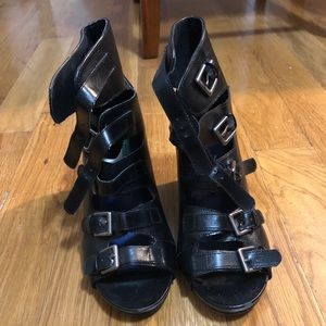 Madden Girl black multi-buckle wedge, sz 8.5